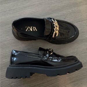 Zara chain loafers. Kids size 2.5